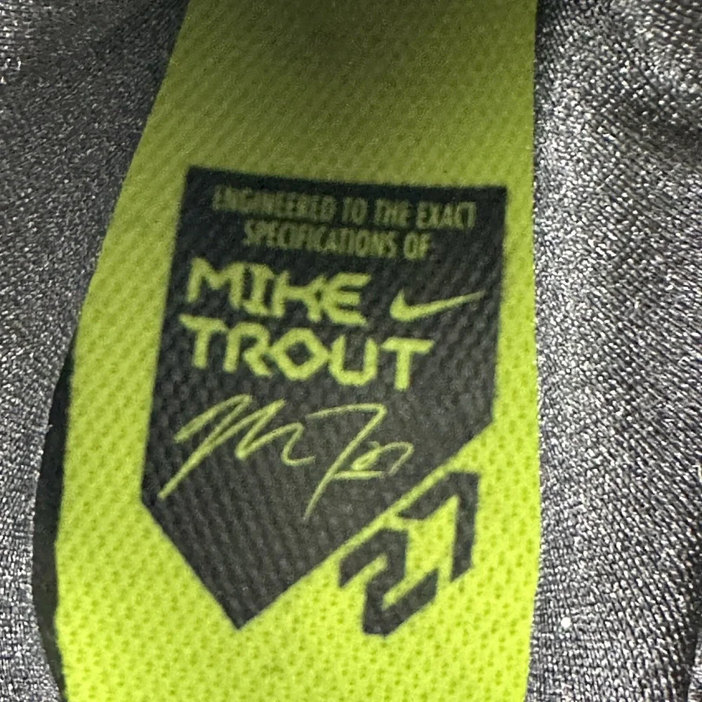 New Nike AIR TROUT 2 PRO Shoes Men 7 Black Volt BASEBALL Metal CLEATS 807133-017